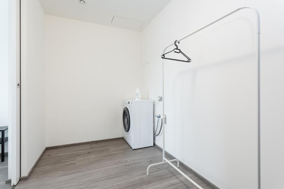 Yellow Apartment With Parking Prague Ngoại thất bức ảnh